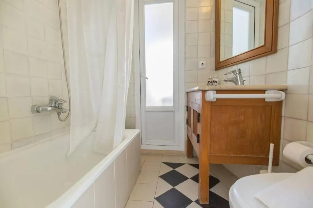135 A - Stay In Tranquil Flat In Alfama Near Se And Castle Lisbon