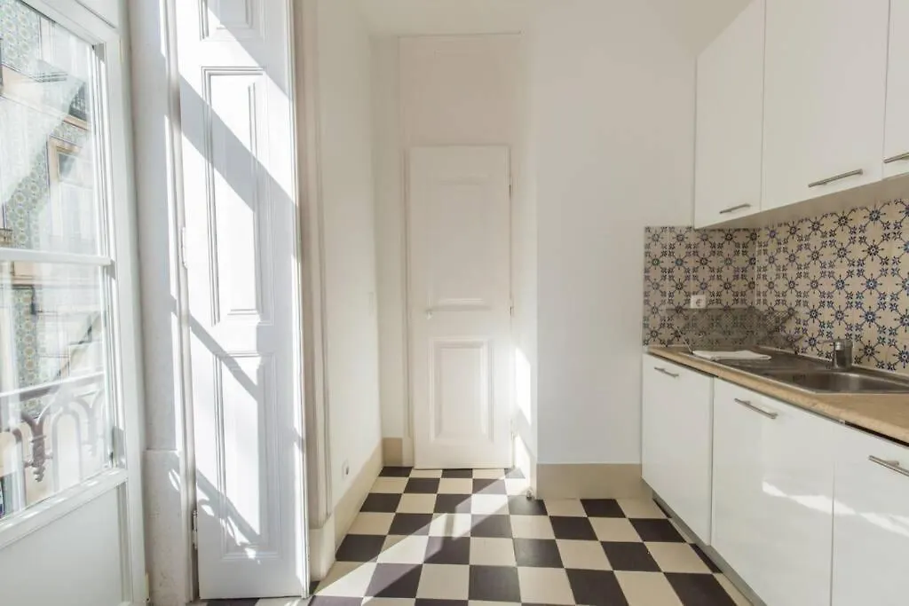 Apartment 135 A - Stay In Tranquil Flat In Alfama Near Se And Castle Lisbon