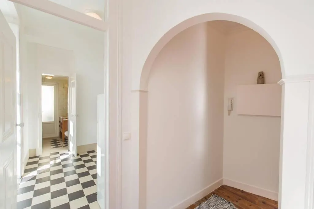 135 A - Stay In Tranquil Flat In Alfama Near Se And Castle Lisbon