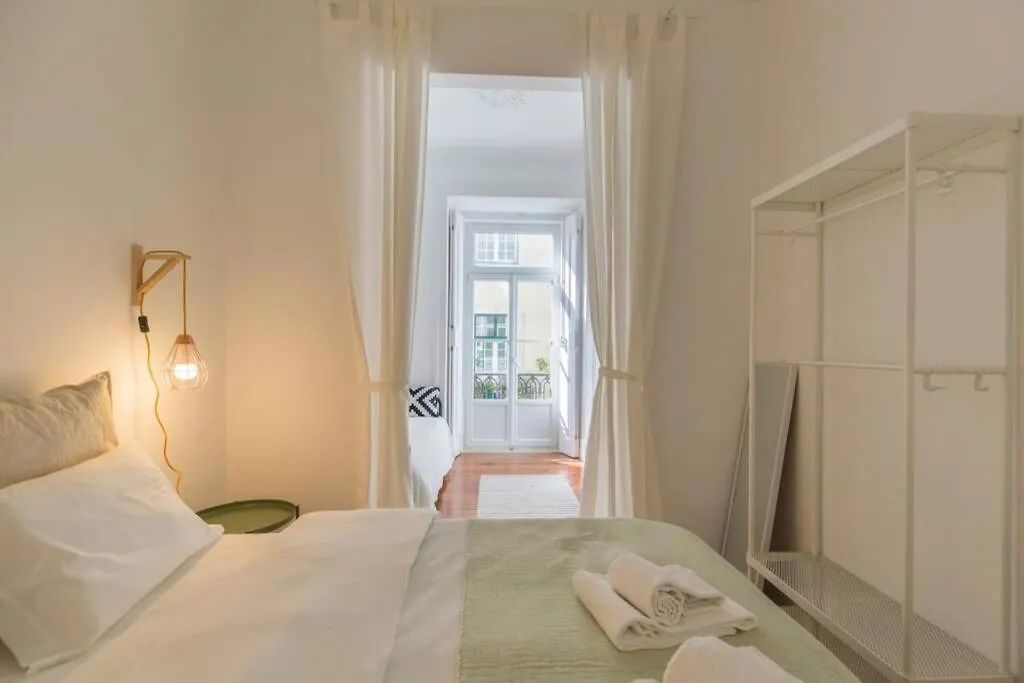 135 A - Stay In Tranquil Flat In Alfama Near Se And Castle Lisbon Portugal